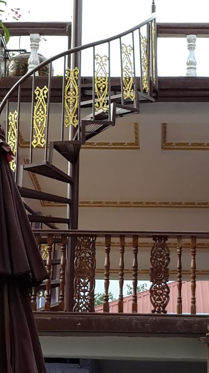 Golden Empress Hotel Nyaung Shwe Exterior foto