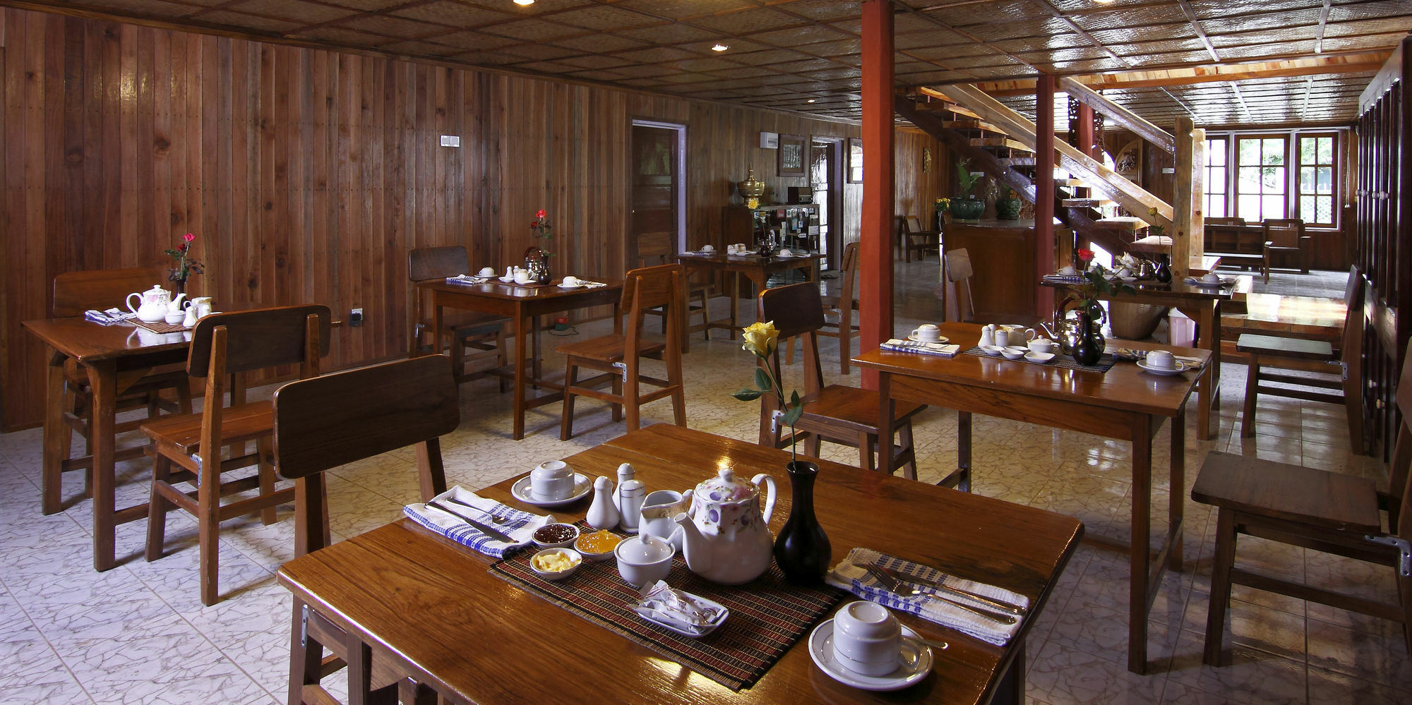 Golden Empress Hotel Nyaung Shwe Exterior foto